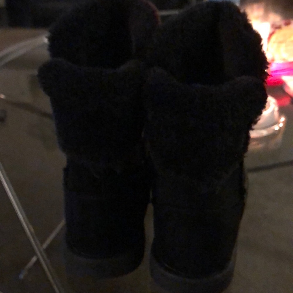Boots - Picture 2 of 5